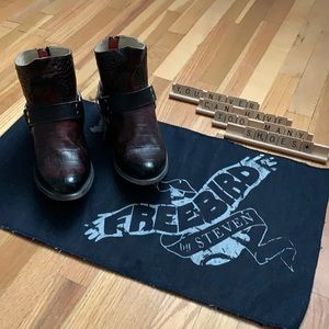 COPY - Freebird Santiago red croc